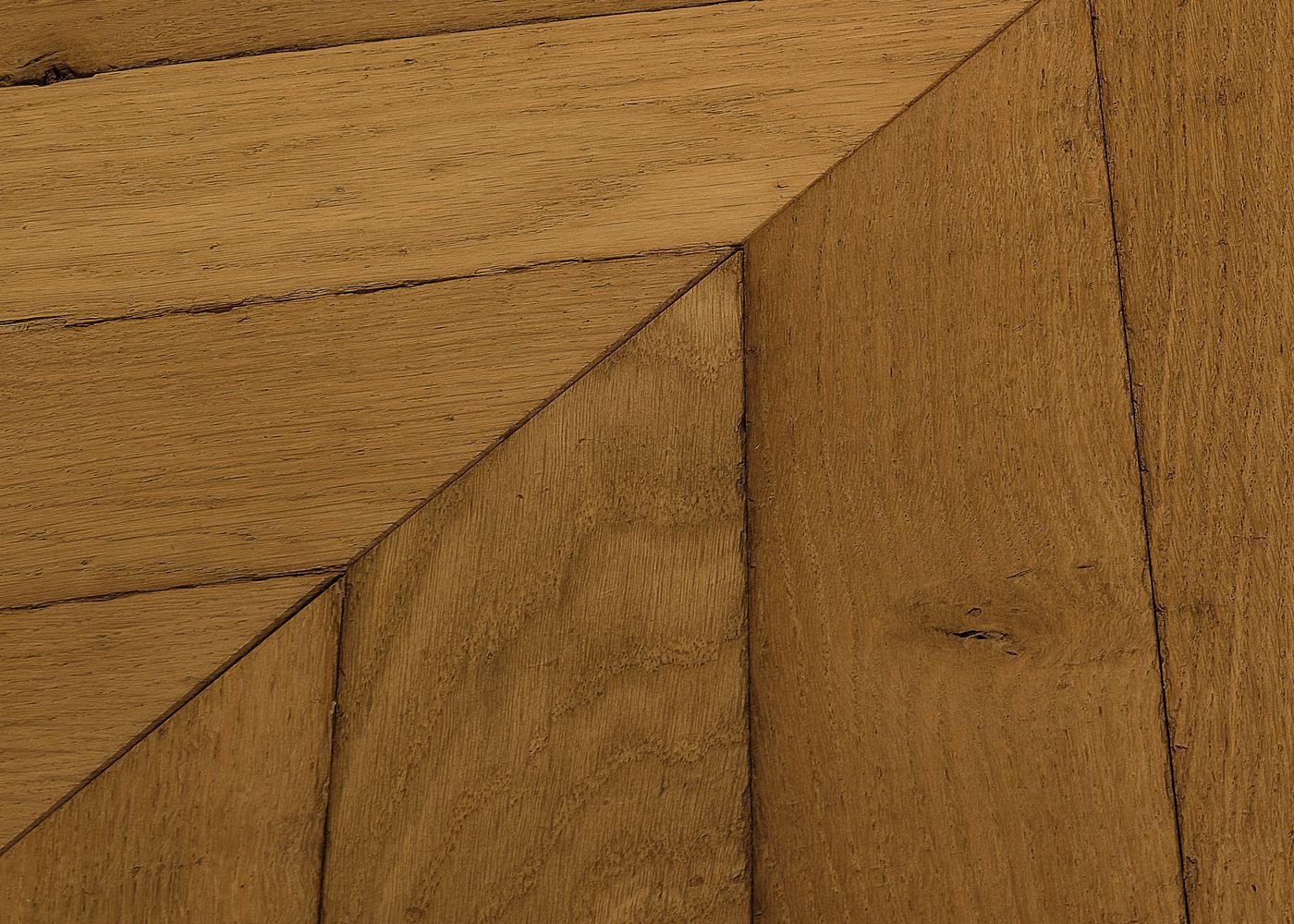 Parquet chêne massif SYRACUSE Point de Hongrie vieilli huile cire 15x120x650(PàT) 45°