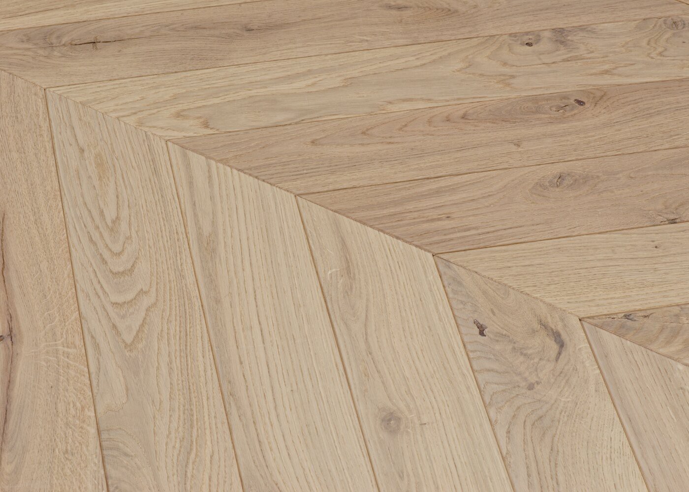 Parquet chêne massif Point de Hongrie G4 Matière brossé vernis mat Palais Royal 14x90x580 (PàT) 45°