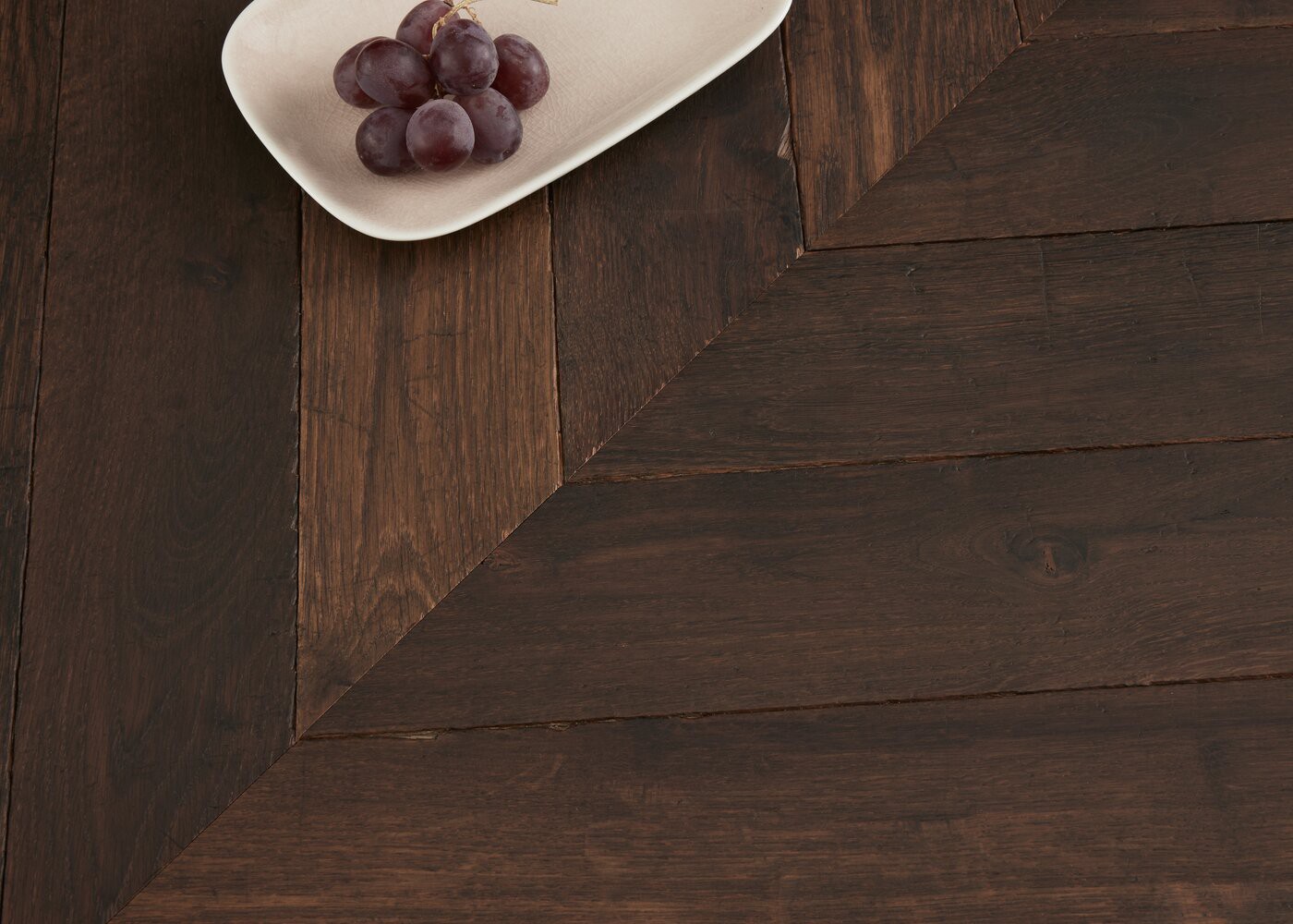 Parquet chêne massif GERONE Point de Hongrie Elégance vieilli huile cire 14x110x600 45°