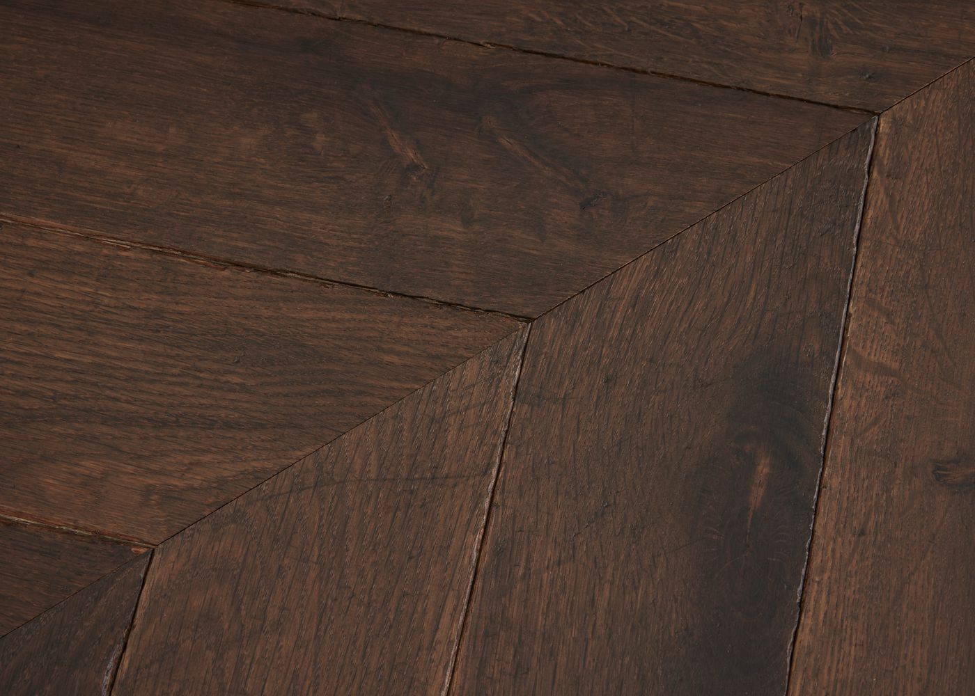Parquet chêne massif GERONE Point de Hongrie Elégance vieilli huile cire 14x110x600 45°