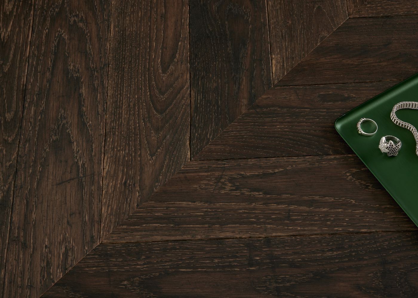 Parquet chêne massif PAMPELUNE Point de Hongrie Elégance vieilli huile cire 14x110x600 45°