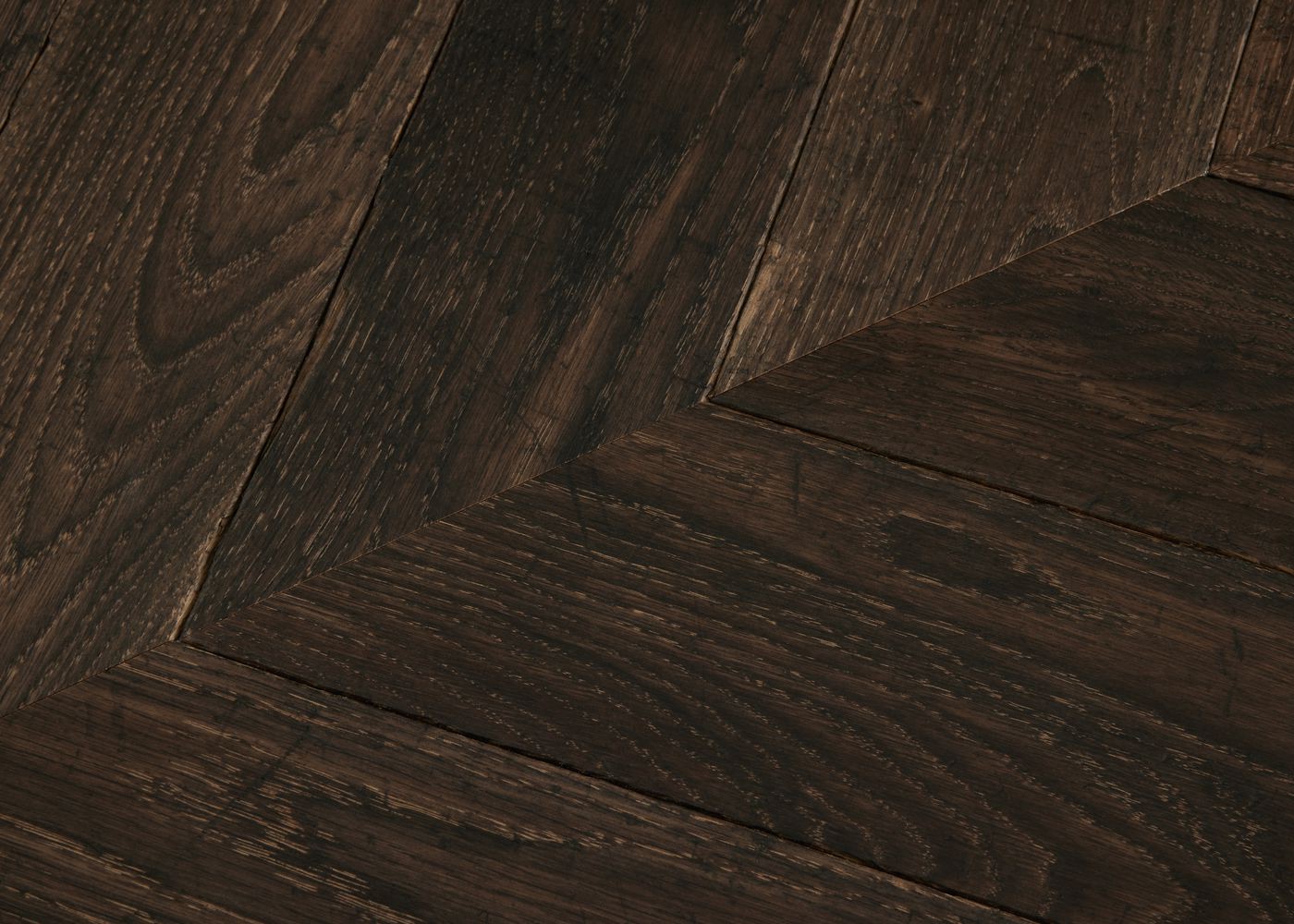 Parquet chêne massif PAMPELUNE Point de Hongrie Elégance vieilli huile cire 14x110x600 45°
