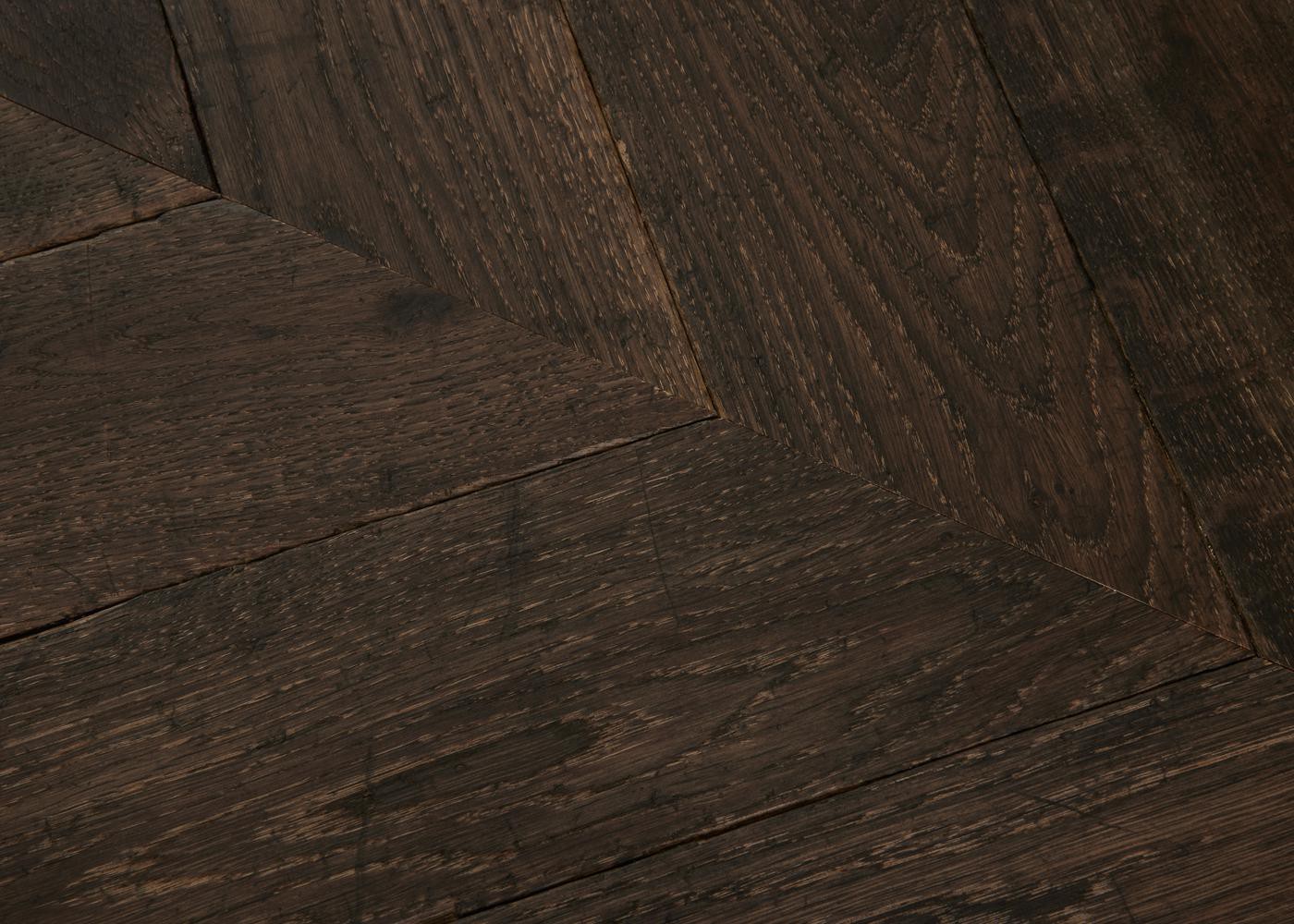 Parquet chêne massif PAMPELUNE Point de Hongrie Elégance vieilli huile cire 14x110x600 45°