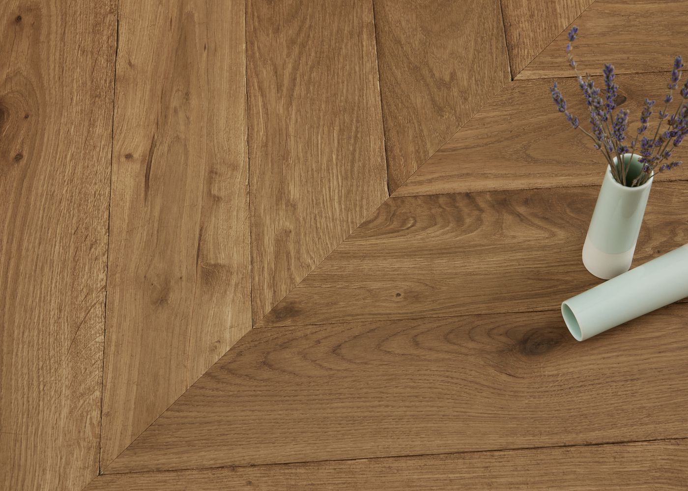 Parquet chêne massif VALENCE Point de Hongrie Elégance vieilli huile cire 14x110x600 45°