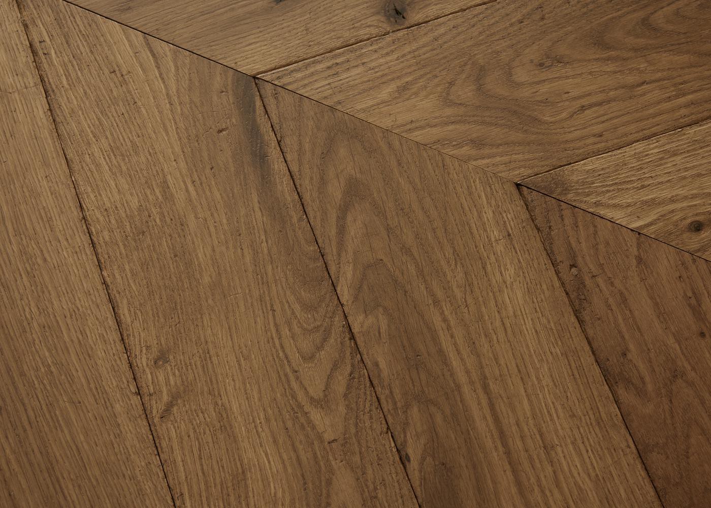 Parquet chêne massif VALENCE Point de Hongrie Elégance vieilli huile cire 14x110x600 45°