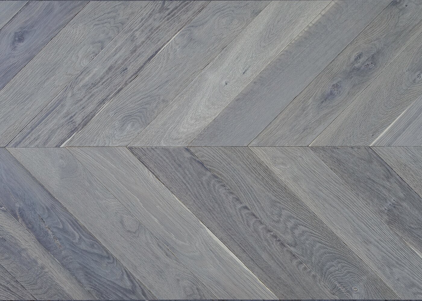 Parquet chêne massif VENDOME Point de Hongrie brossé huile aqua 20x120x650(PàT) 45°