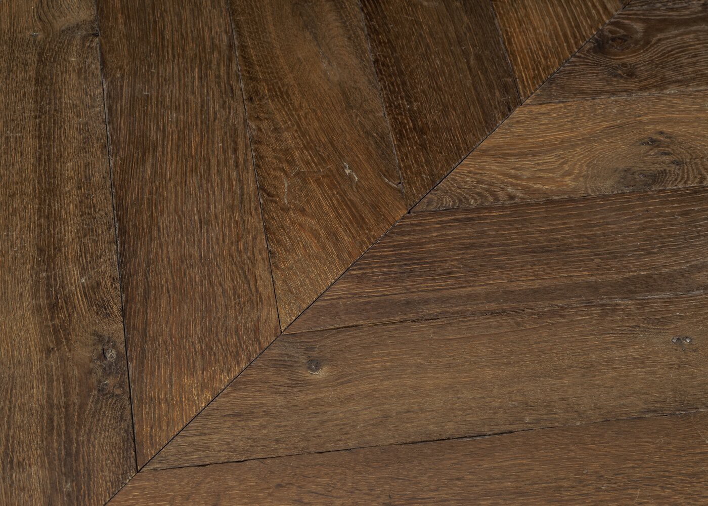 Parquet chêne massif DUBLIN Point de Hongrie vieilli huile cire 15x120x650(PàT) 45°