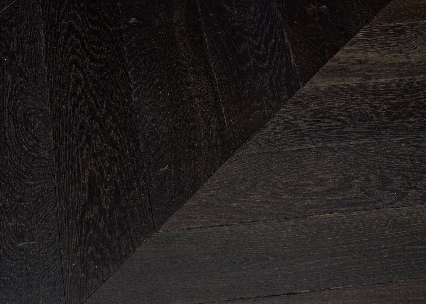 Parquet chêne massif SHEFFIELD Point de Hongrie vieilli huile cire 15x120x650(PàT) 45°