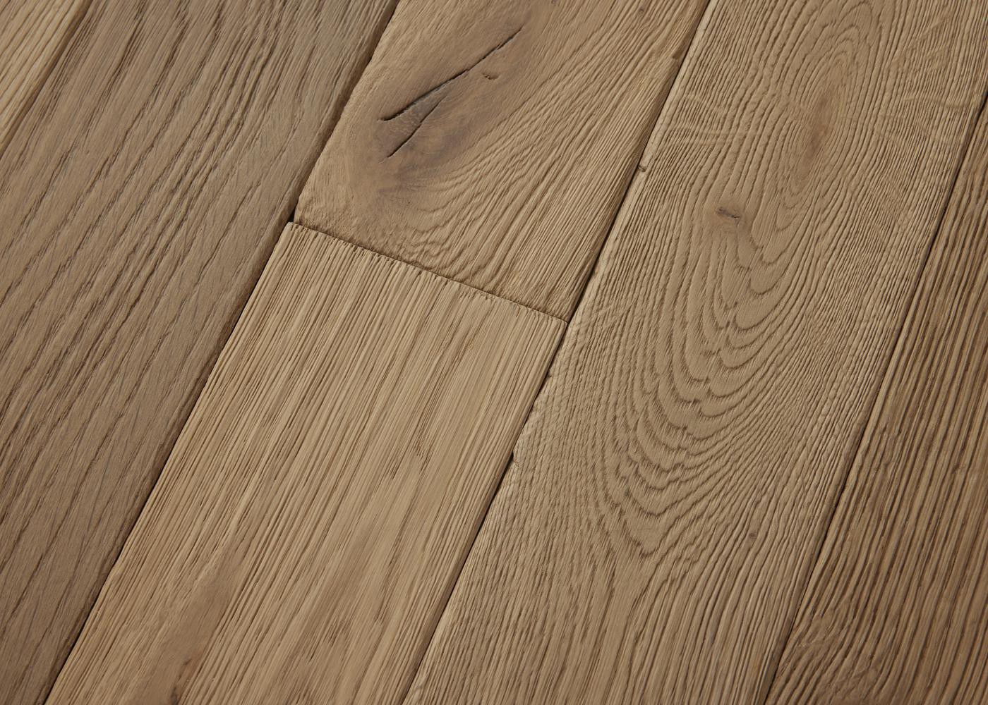 Parquet chêne massif GASPARD Elégance vieilli vernis aqua 14x110x500-2000
