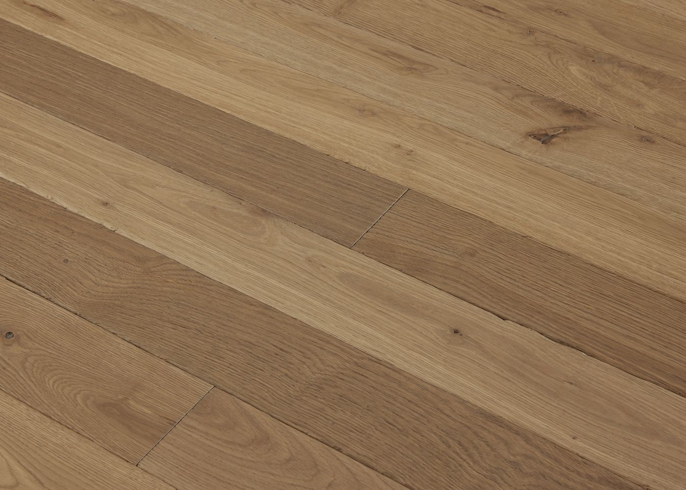 Parquet chêne massif GASPARD Elégance vieilli vernis aqua 14x110x500-2000