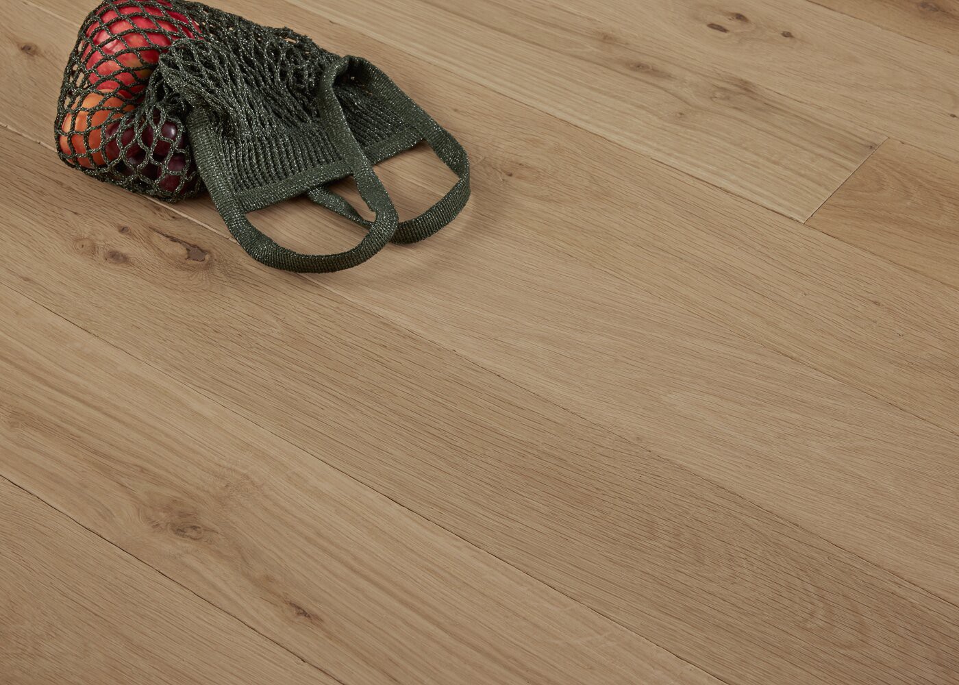 Parquet chêne massif GRENADE Elégance brossé vieilli vernis aqua 14x110x500-2000