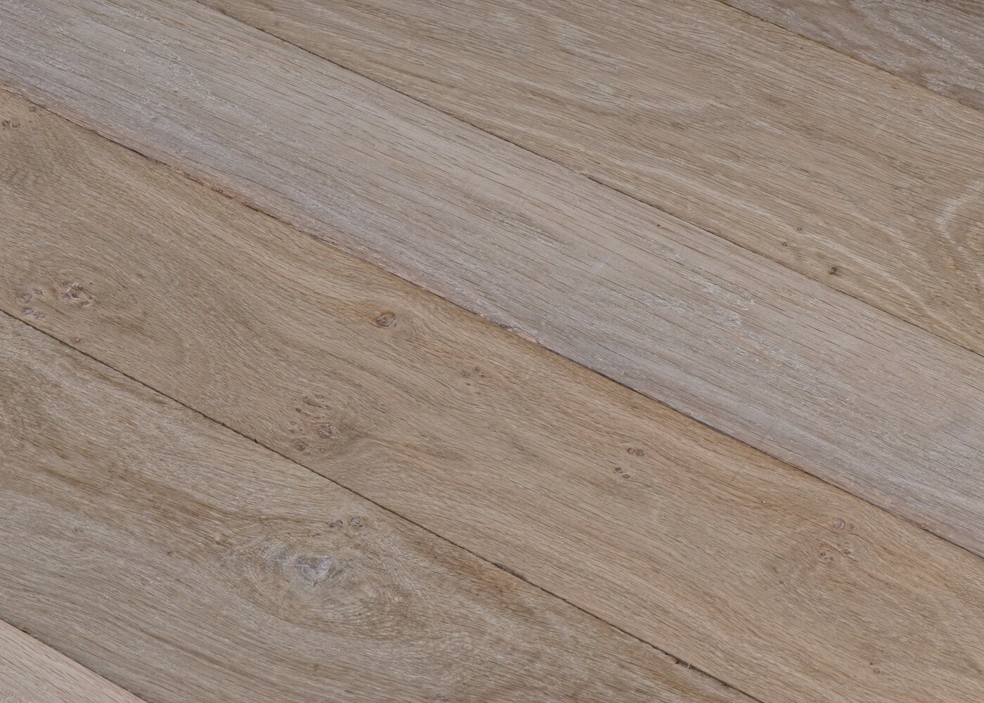 Parquet chêne massif PRÉPATINÉ GRIS Brut Elégance vieilli huile cire 14x110x500-2000