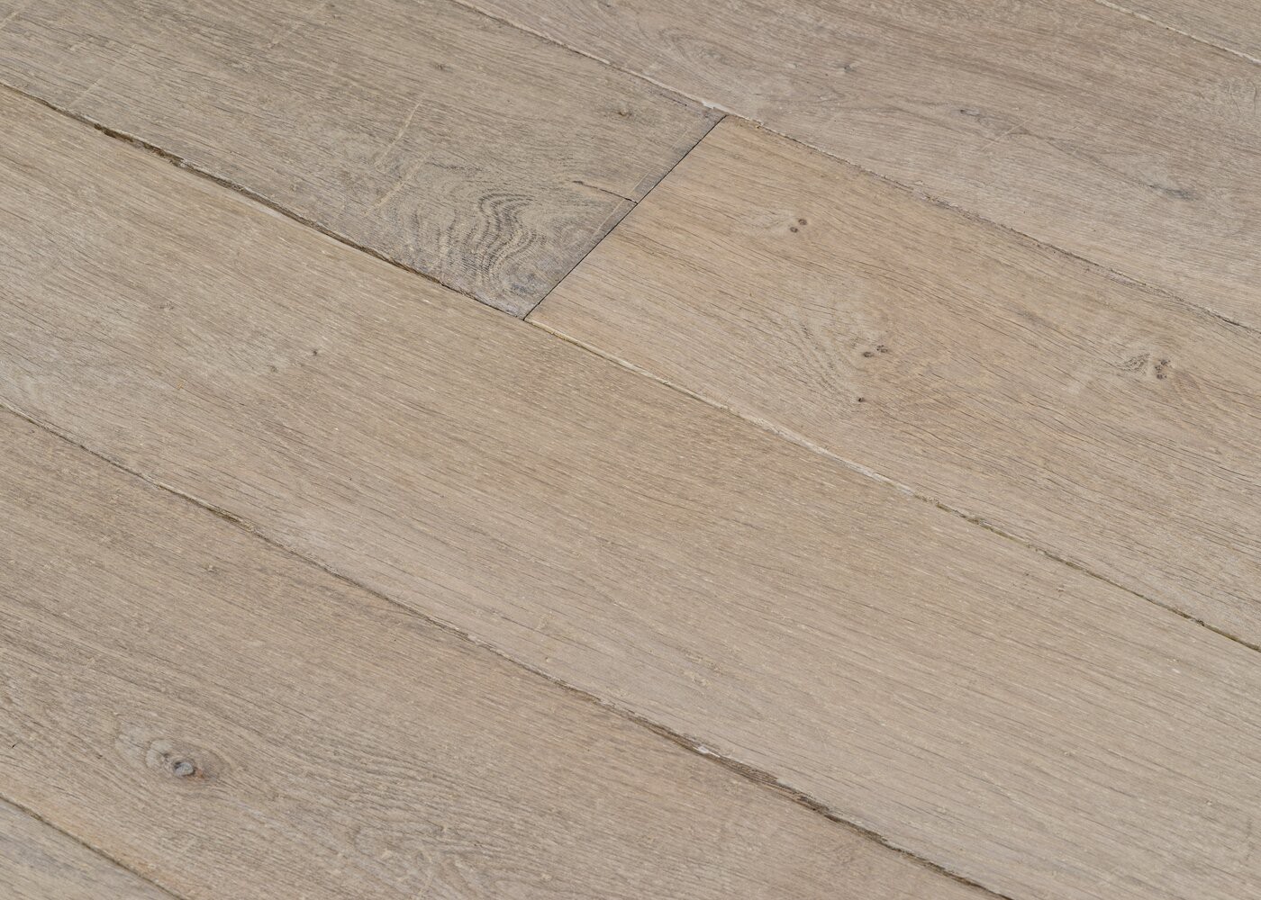 Parquet chêne massif CADIX Elégance vieilli huile cire 14x110x500-2000