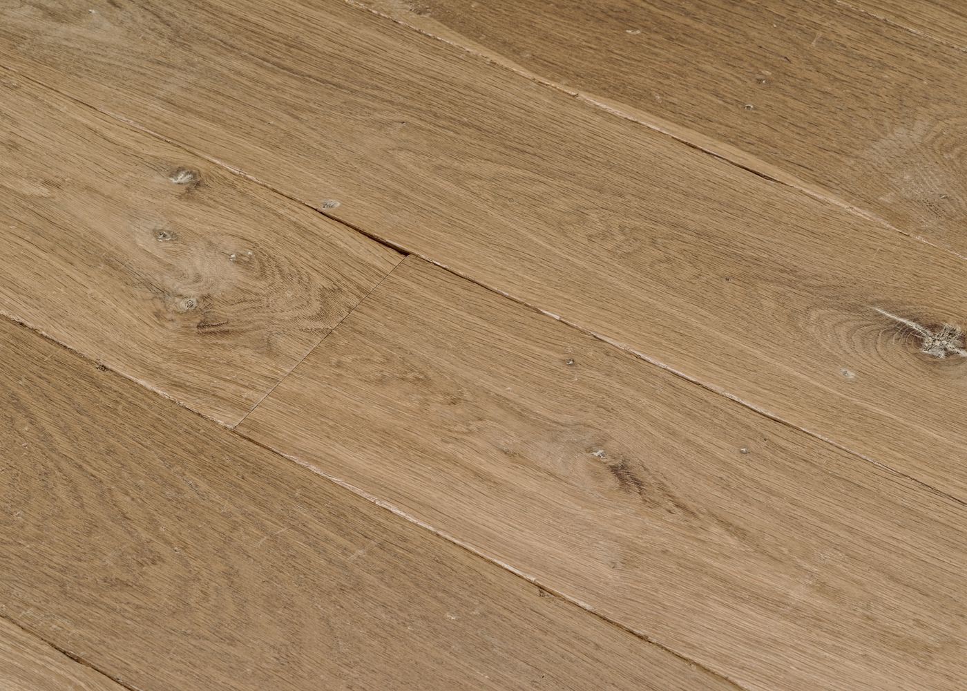 Parquet chêne massif GASPARD Elégance vieilli vernis aqua 14x110x500-2000