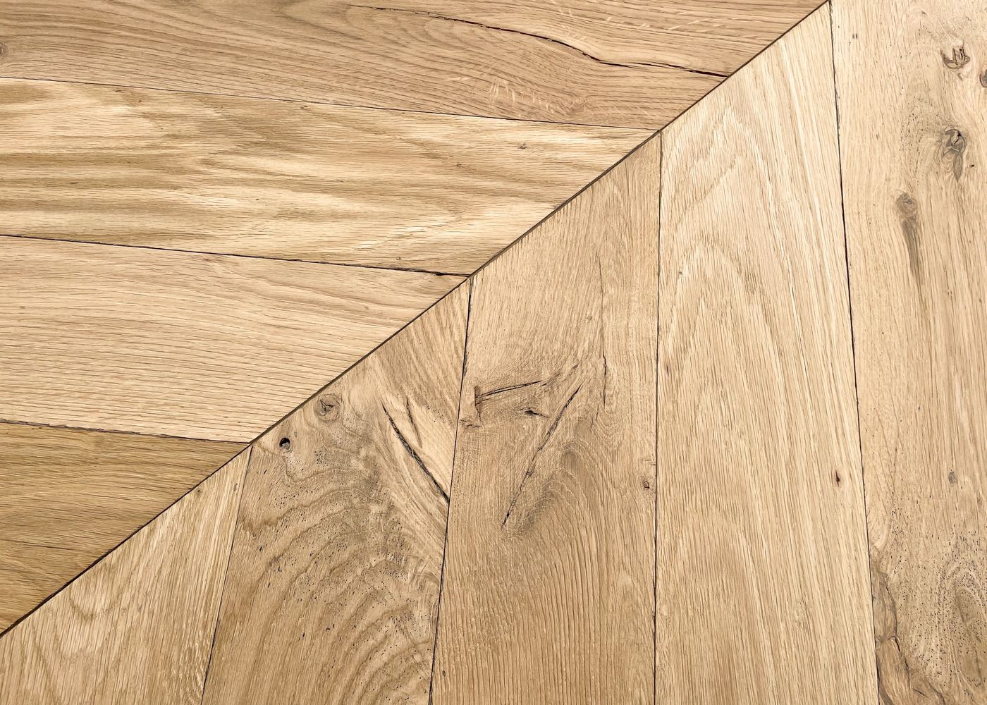 Parquet chêne massif BERGEN Point de Hongrie brossé huile aqua 14x120x650(PàT) 45°