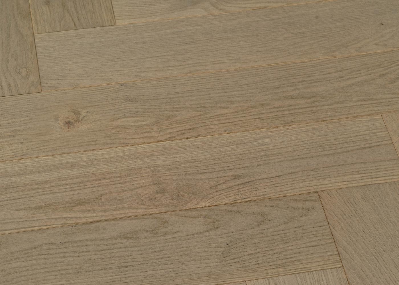 Parquet chêne contrecollé PROCIDA Bâton Rompu brossé huile UV Elégance support HDF 12x92x610