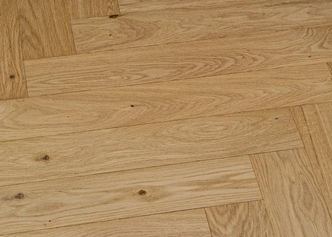 Parquet chêne contrecollé WAGRAM Bâton Rompu brossé huile UV Elégance support HDF 12x92x610