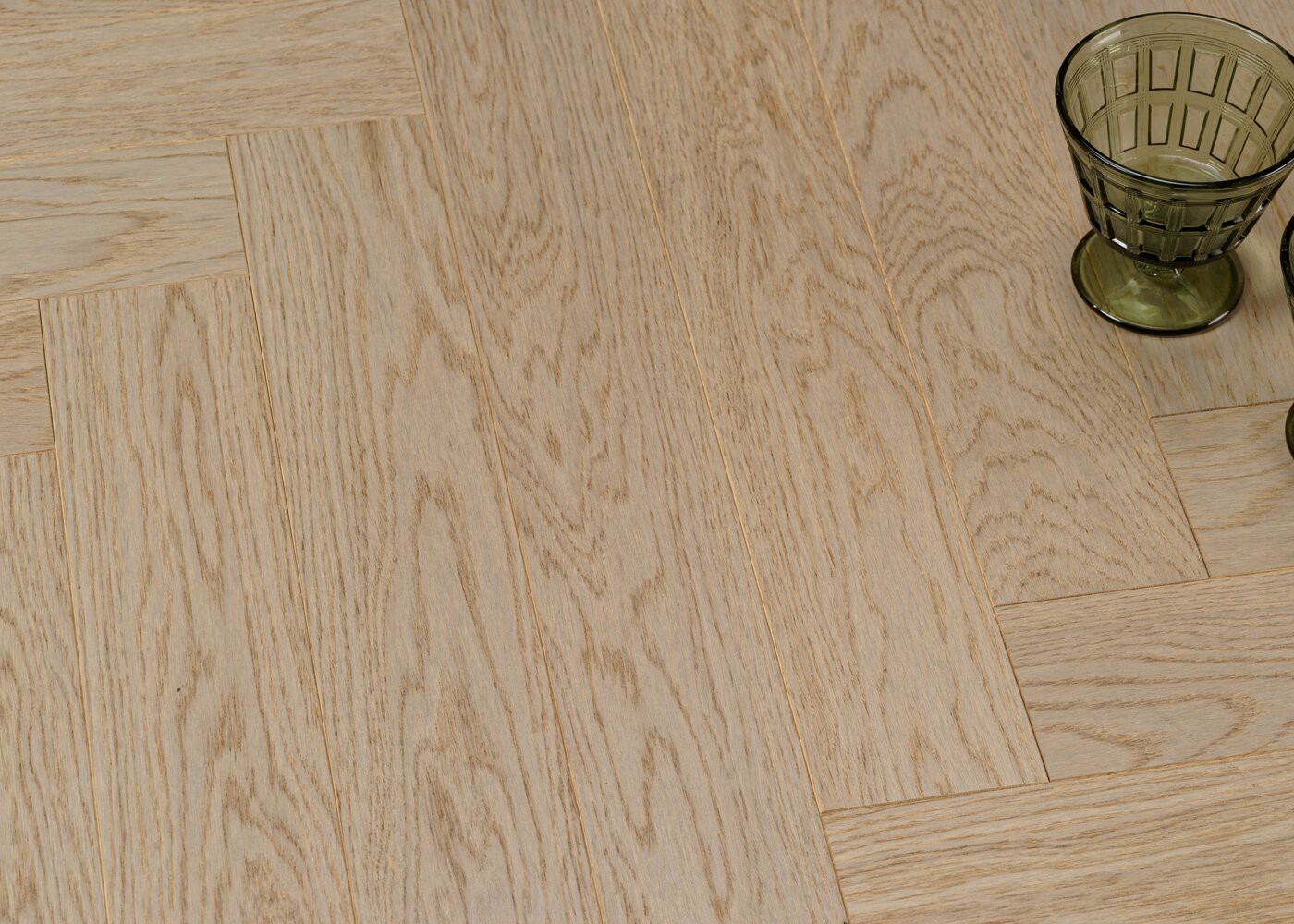 Parquet chêne contrecollé CATANE Bâton Rompu brossé vernis mat Select support HDF 12x92x610