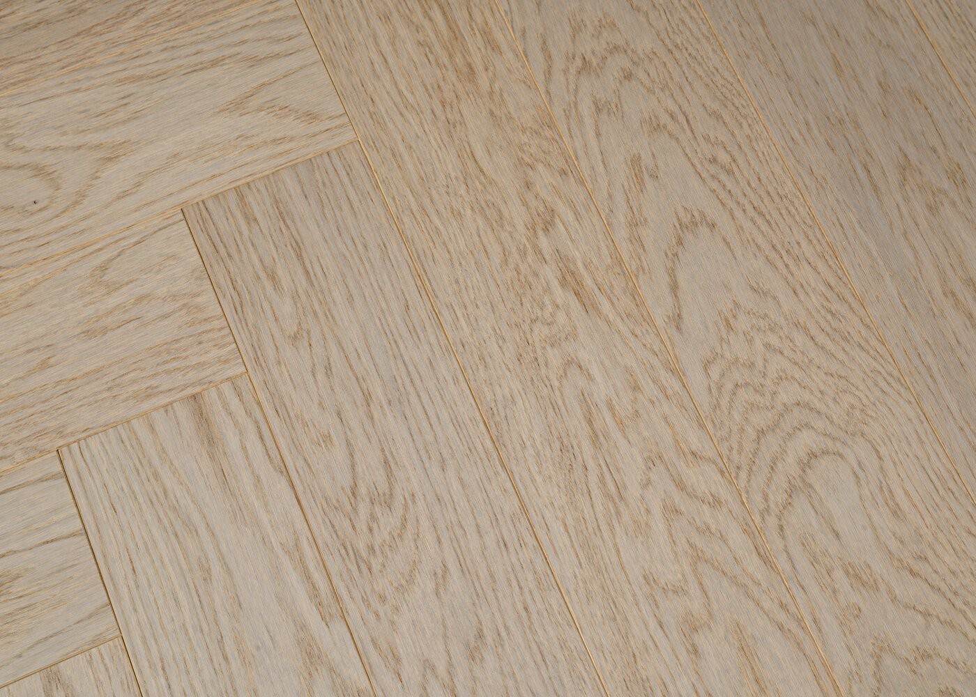 Parquet chêne contrecollé CATANE Bâton Rompu brossé vernis mat Select support HDF 12x92x610