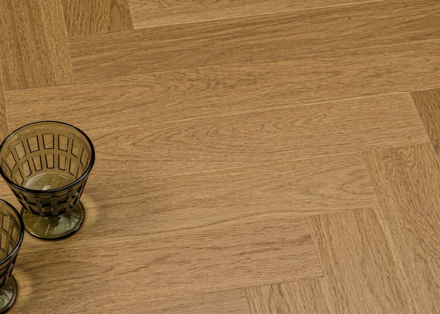 Parquet chêne contrecollé VIENNE Bâton Rompu brossé vernis mat Select support HDF 12x92x610