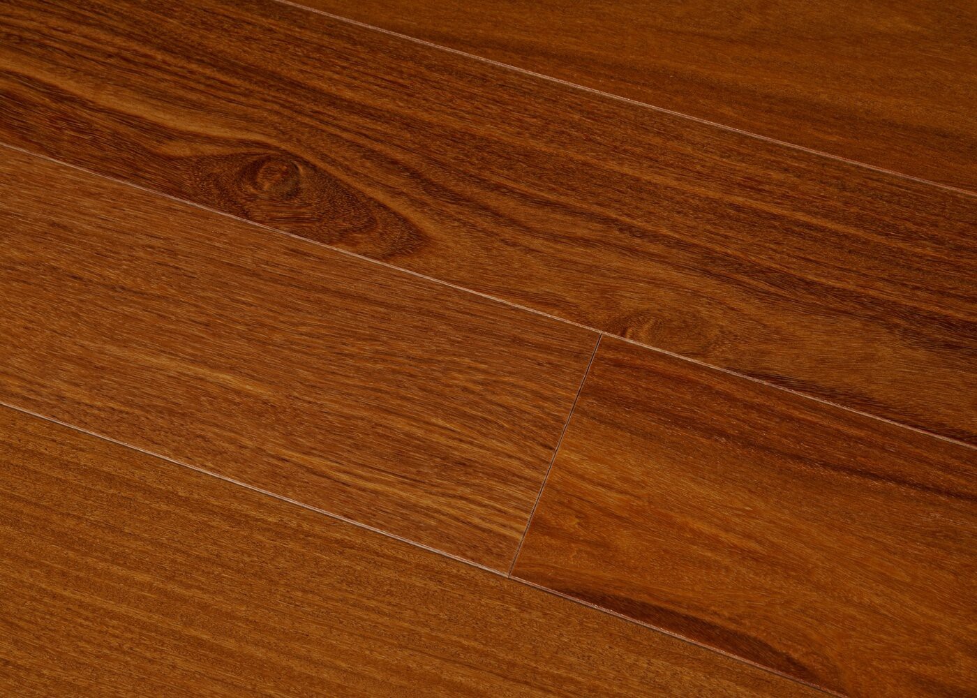Parquet Cumaru massif Premier G04 vernis satin&eacute; 14x90x350-1200