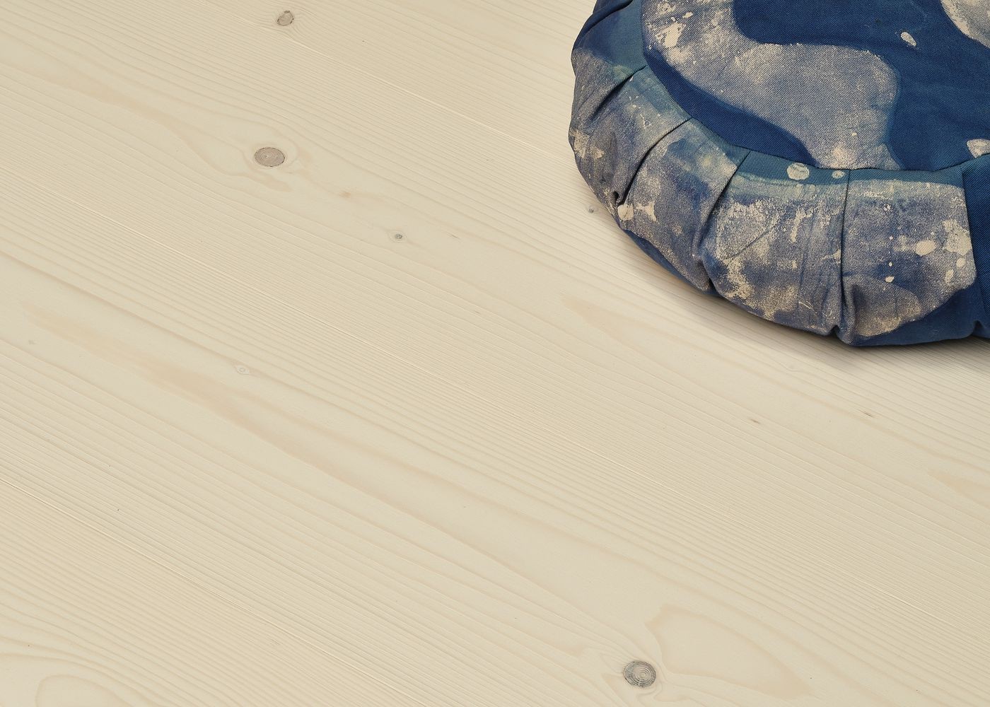 Parquet Epicéa contrecollé brossé Matière huilé BLANC PROFOND 15x192x2400
