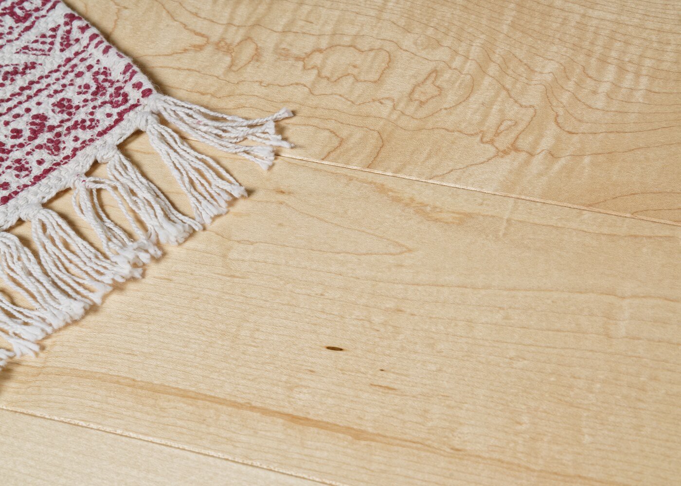 Parquet Erable du Canada massif PRBis G04 vernis satiné 19x100x500-2400