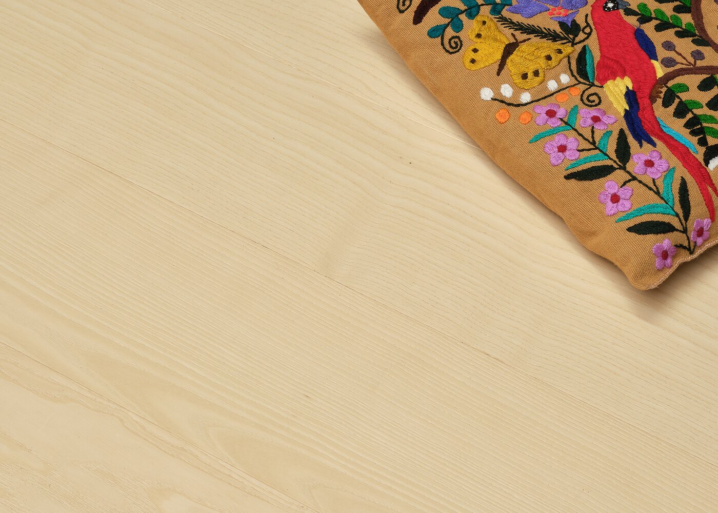 Parquet Frêne contrecollé brossé Premier huilé NAISSANCE 15x192x2400