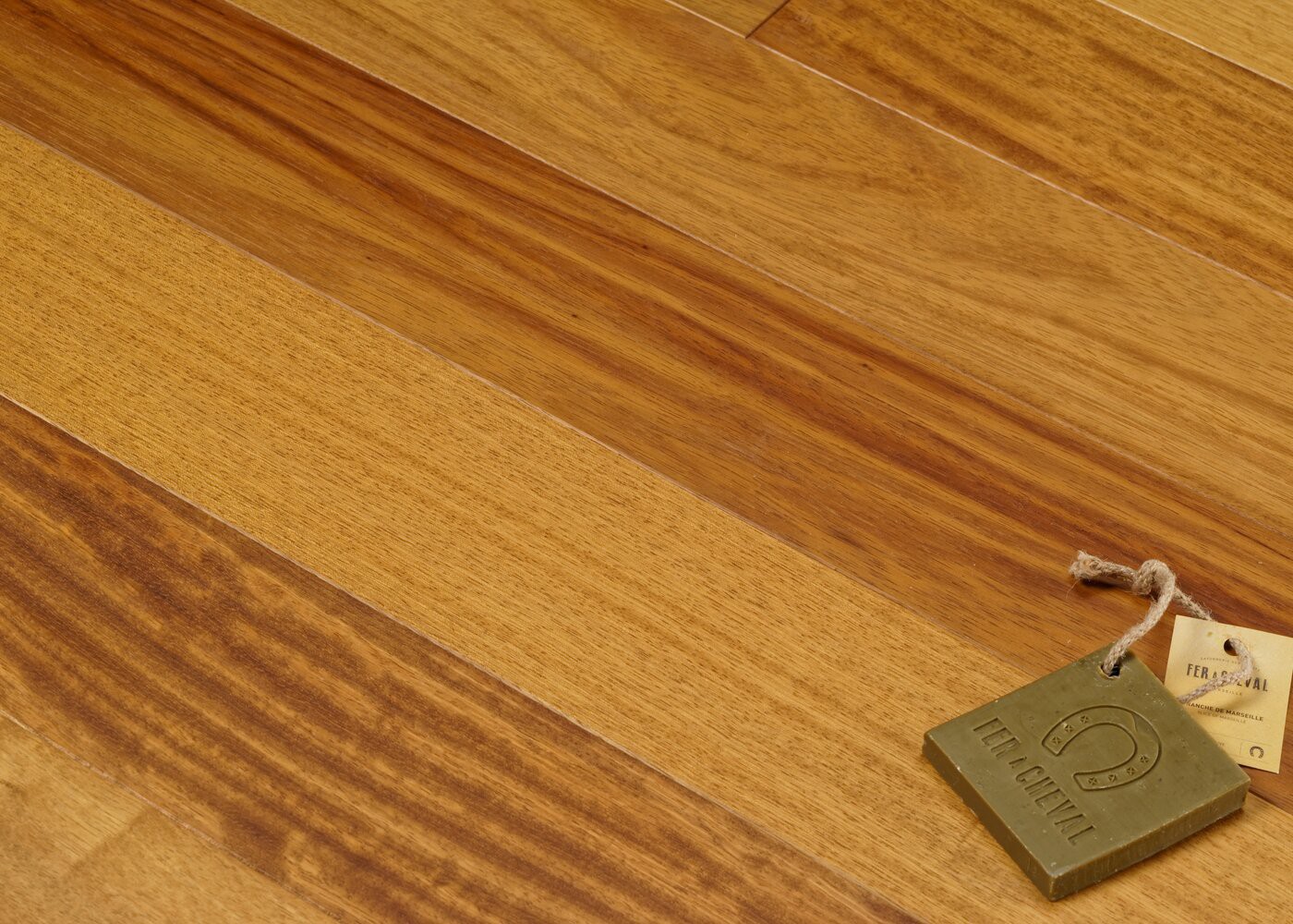 Parquet Iroko massif Premier G04 huilé 14x90x350-1200