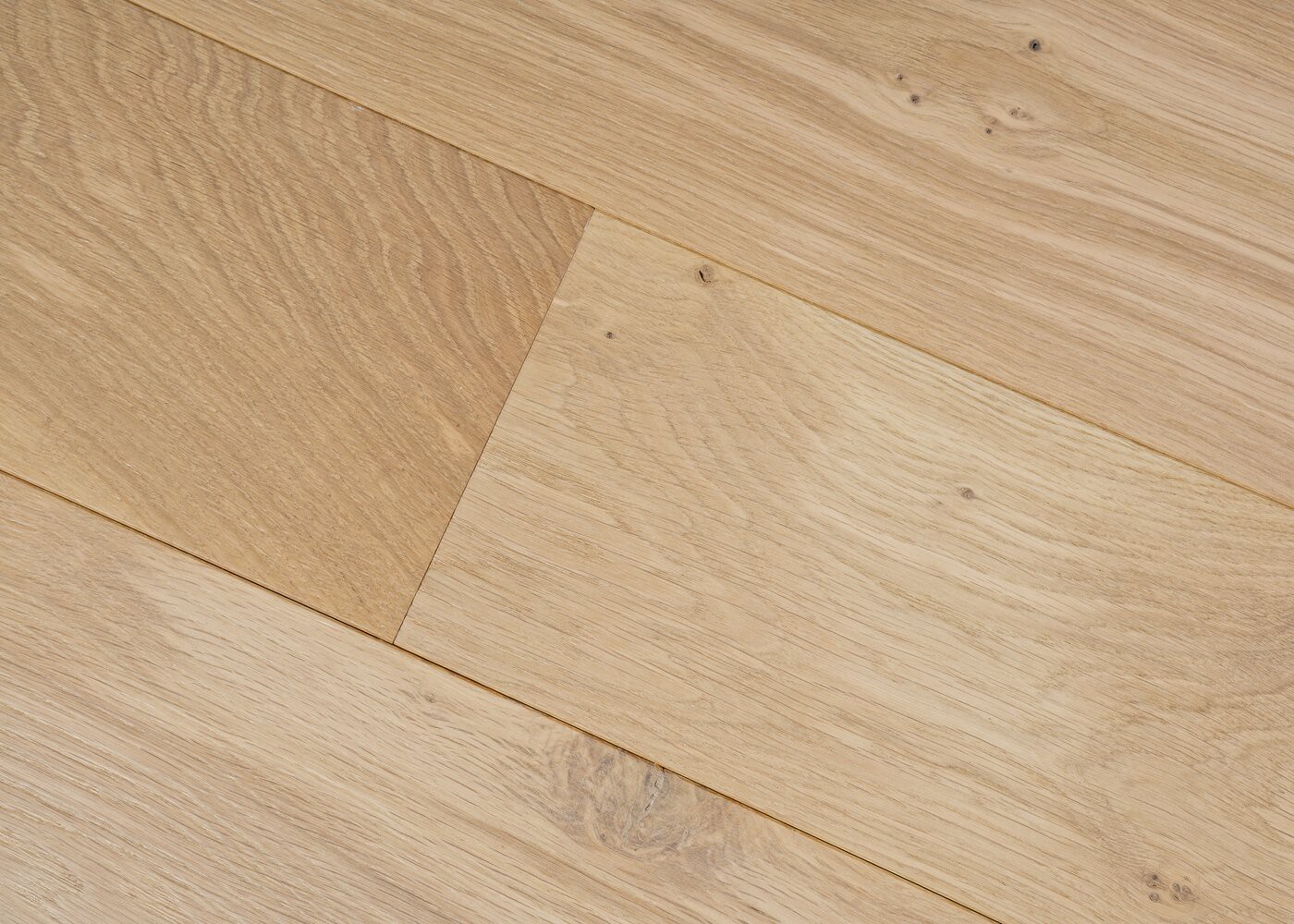 Parquet chêne massif PALAIS ROYAL brossé vernis mat Campagne NF 23x180x500-2400