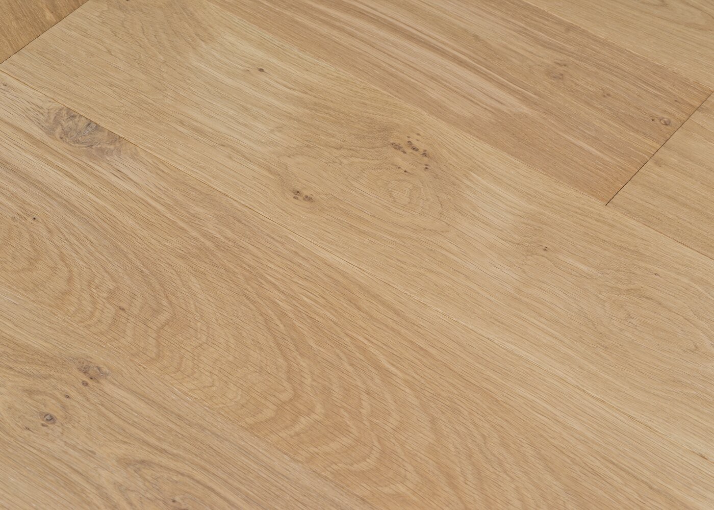 Parquet chêne massif PALAIS ROYAL brossé vernis mat Campagne NF 23x180x500-2400