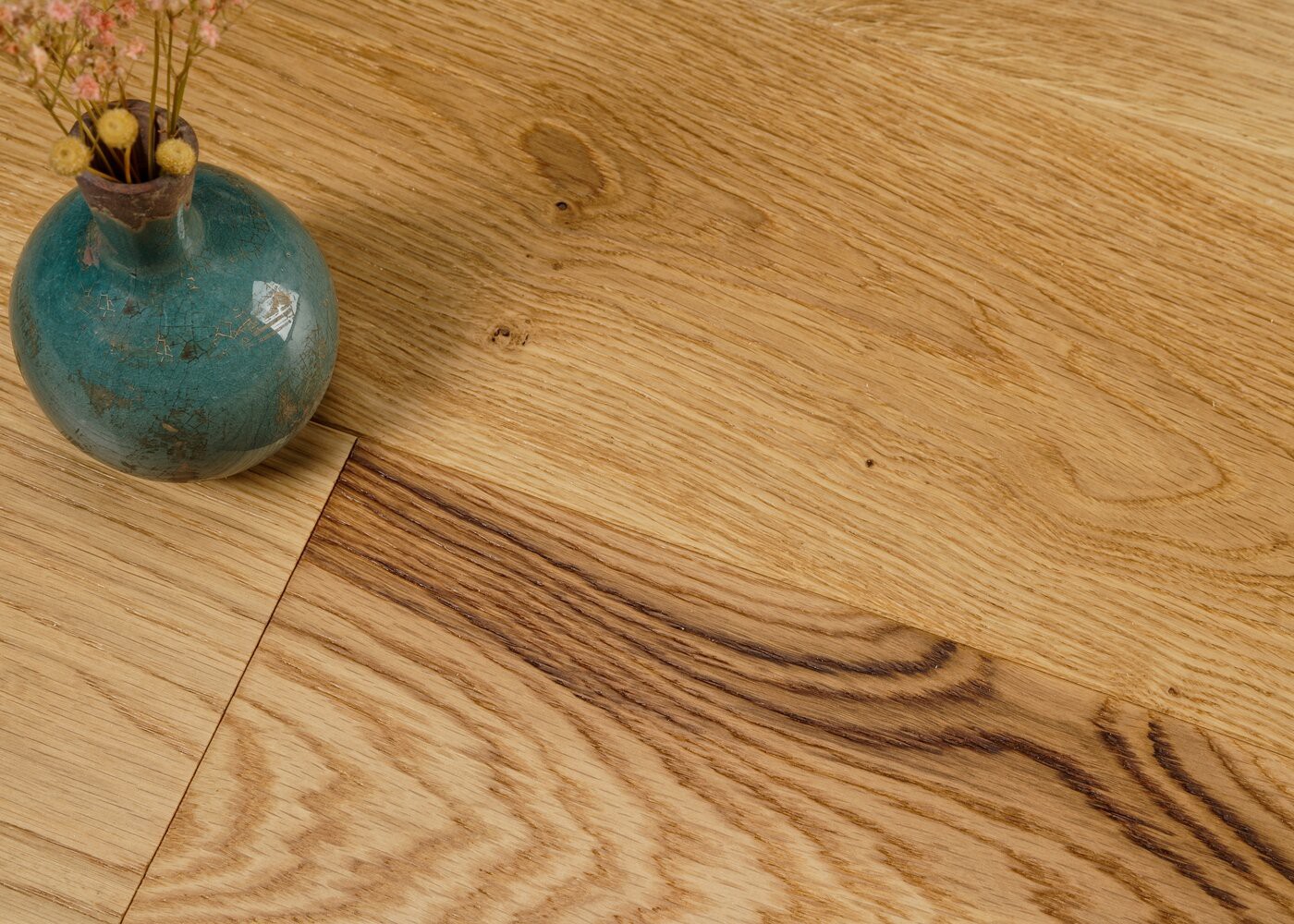 Parquet chêne massif RASPAIL brossé vernis mat Chalet NF 23x180x500-2400