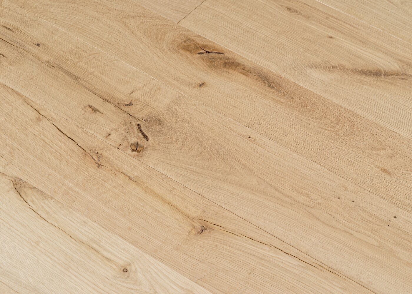 Parquet chêne massif Brut Matière brossage accentué 23x100-200x500-2400