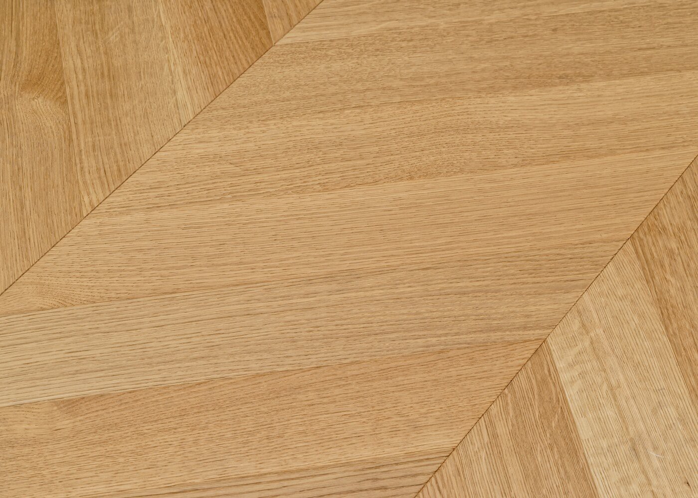 Parquet chêne massif MADRID Point de Hongrie PRBis GO4 14x90x510(PàT) 45°