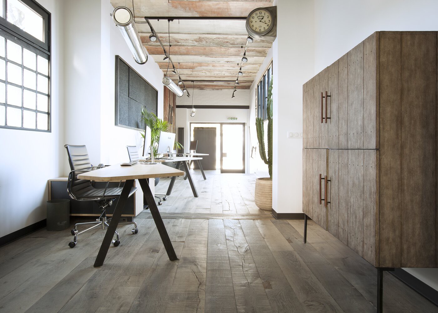 Parquet chêne massif SONAR vieilli usé déformé huile aqua 20-23x140-220x1800-2700