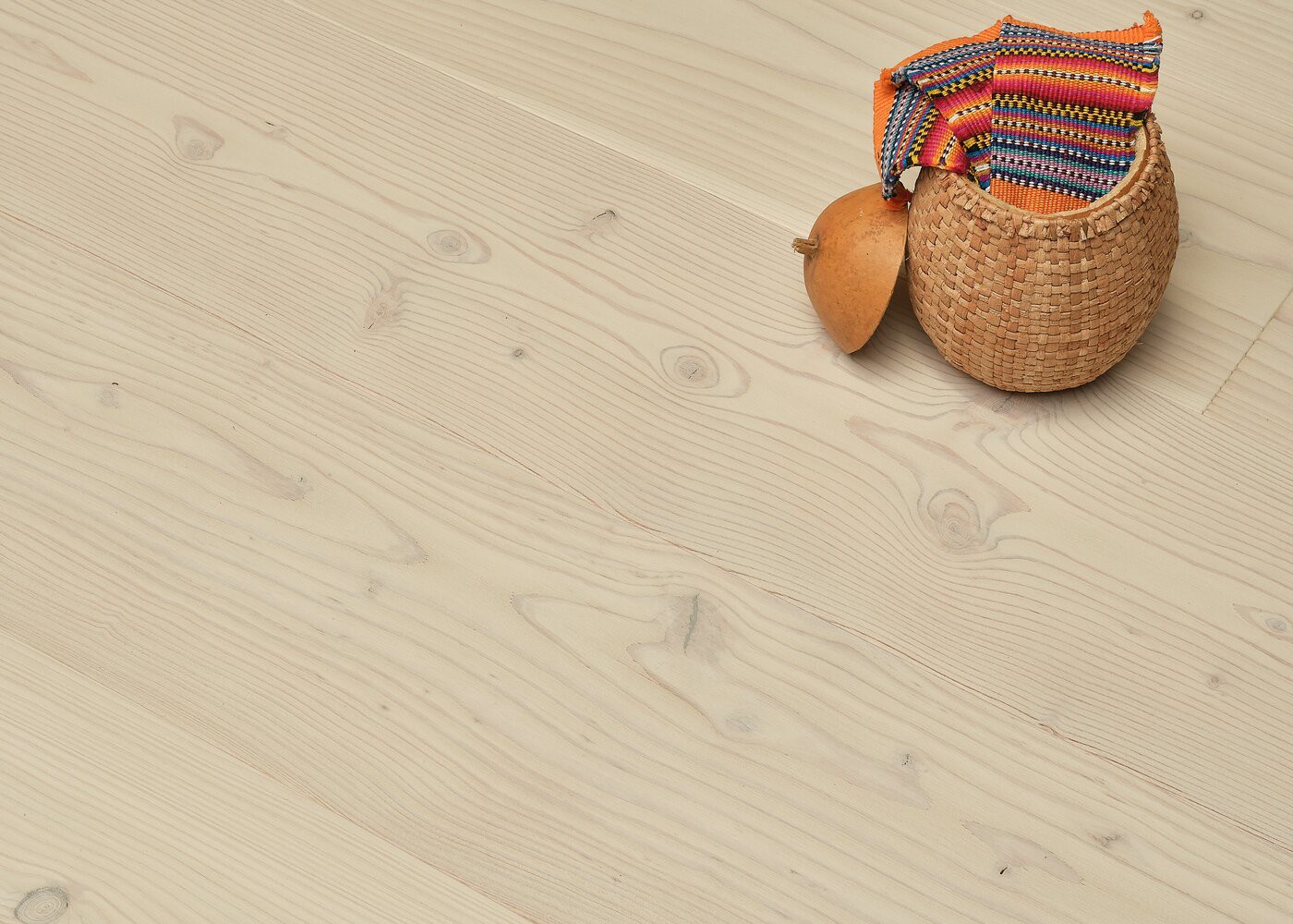 Parquet Mélèze contrecollé brossé Matière huilé BLANC PROFOND 15x192x2400