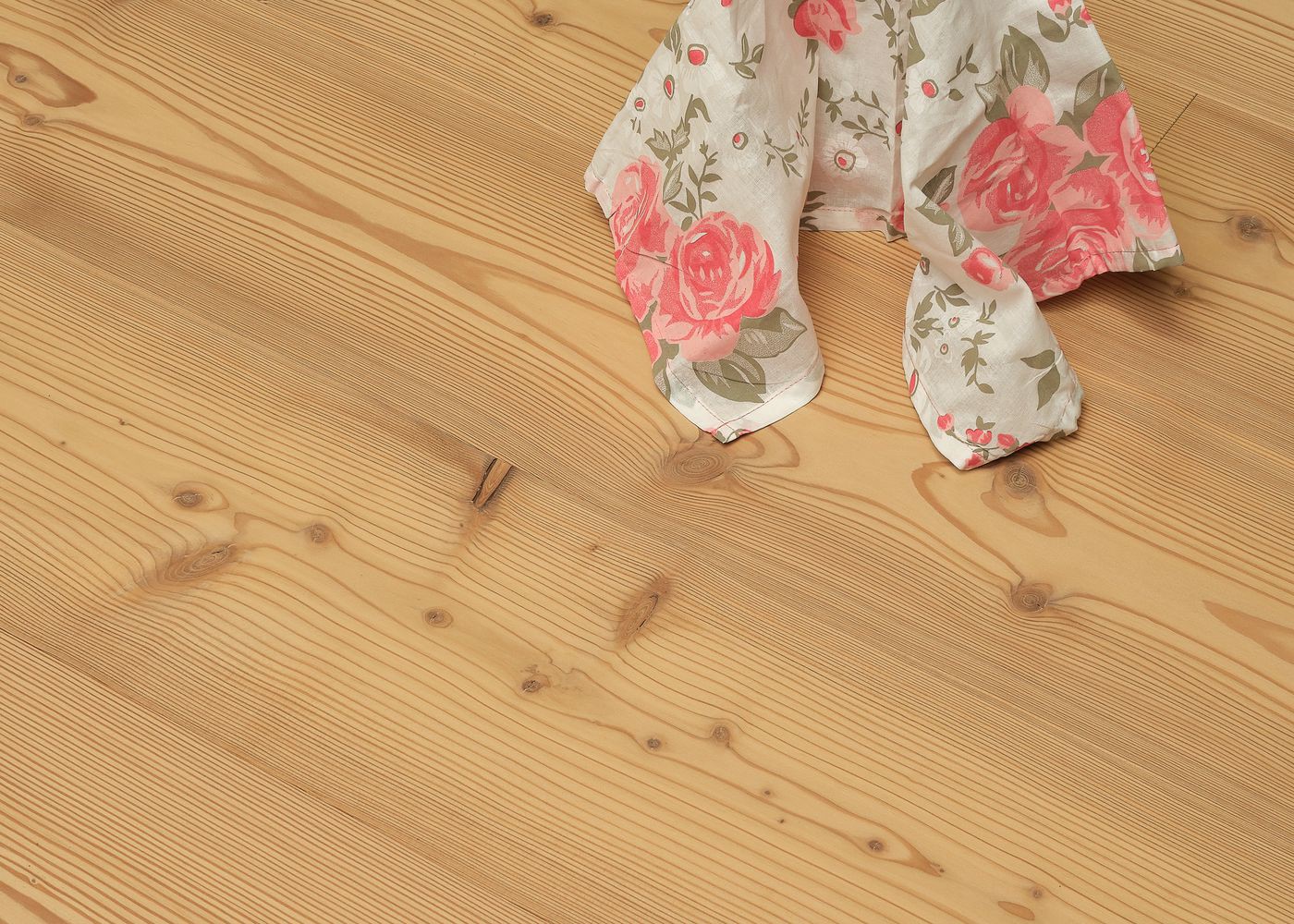 Parquet Mélèze contrecollé brossé Matière huilé Teinte à l'Ancienne Matière huilé Teinte à l'Ancienne