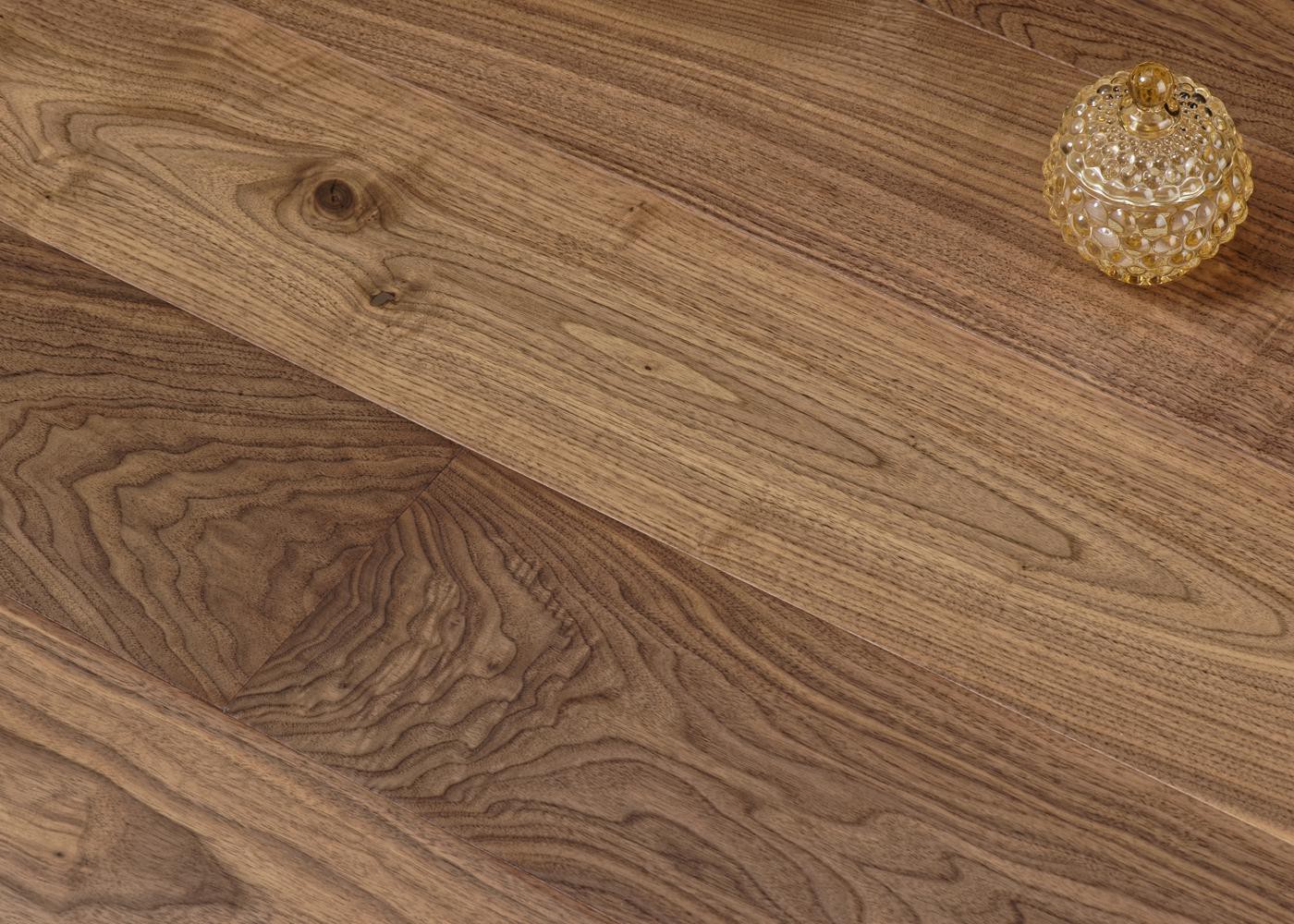 Parquet Noyer US contrecollé PRBis avec aubier vernis mat 14x139x2000