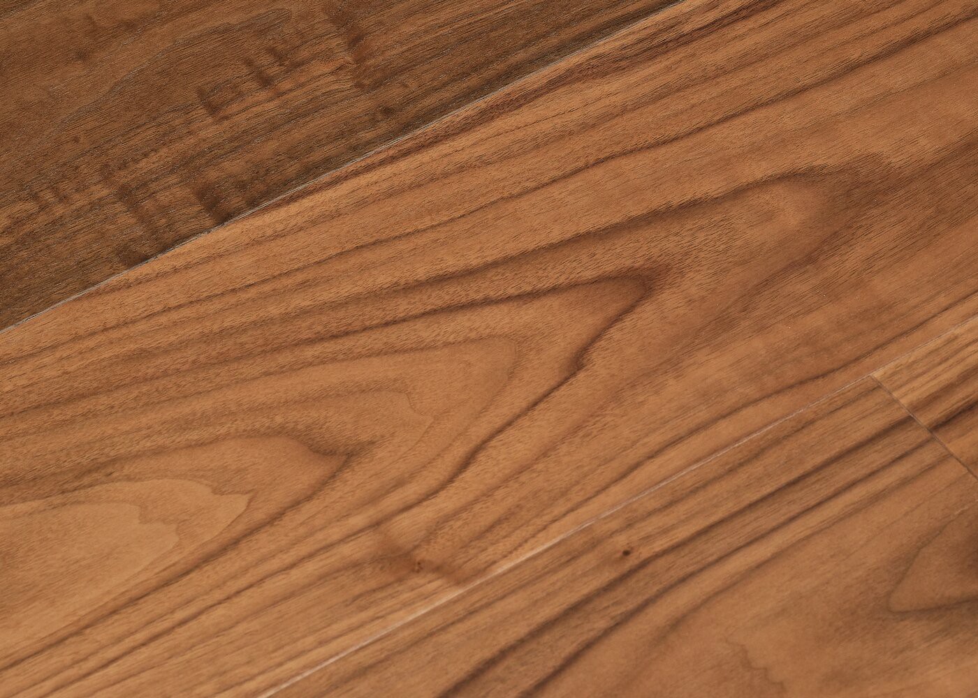 Parquet Noyer US contrecoll&eacute; bross&eacute; El&eacute;gance huil&eacute; 15x192x2400