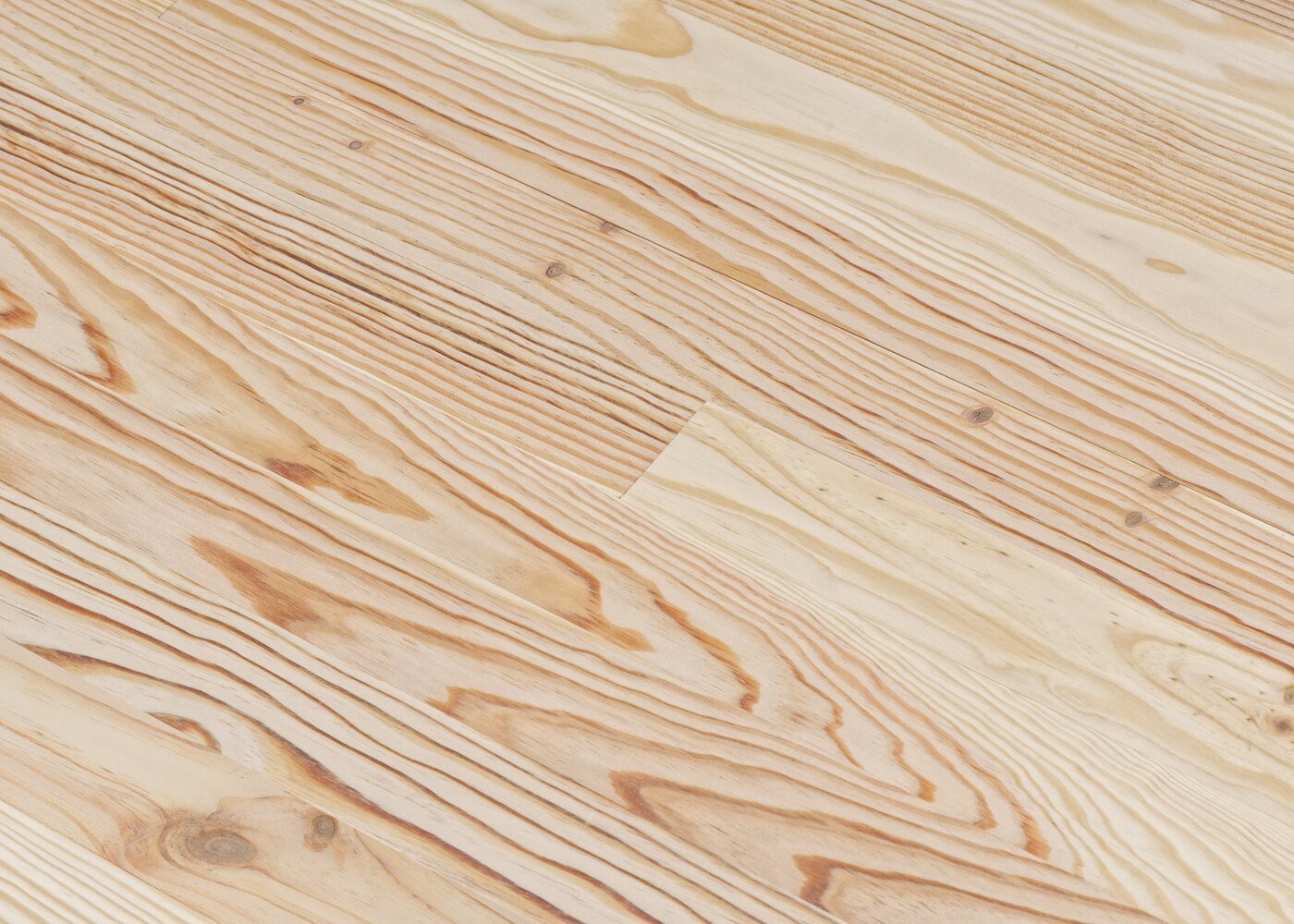 Parquet Pin massif brut G4 petits noeuds 21x140x2000