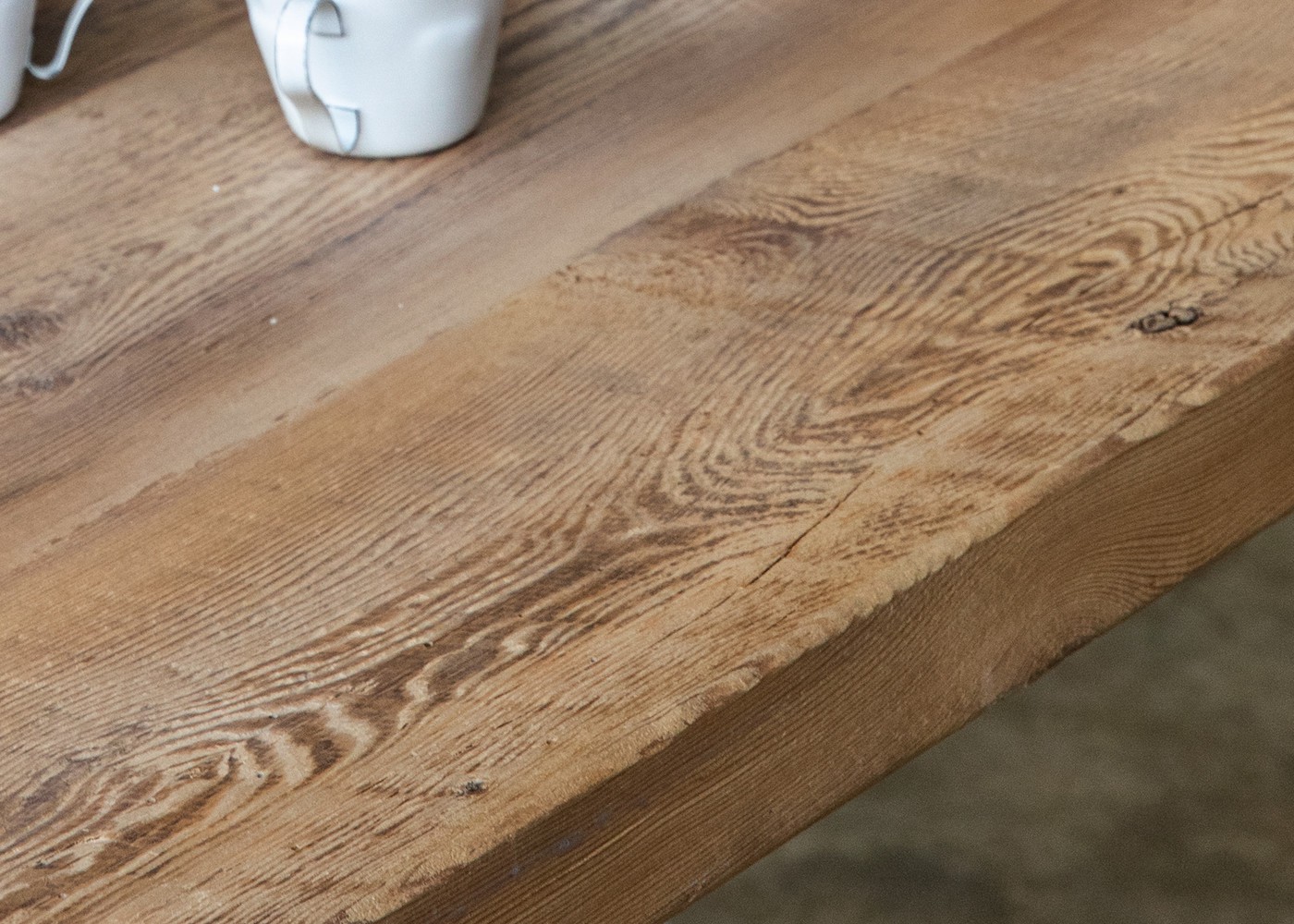 Plateau de table HELSINKI à partir de vieux plancher pin blanc/orme/frêne brut (qualité rustique avec présence de noeuds) - (longueur max 4000mm)