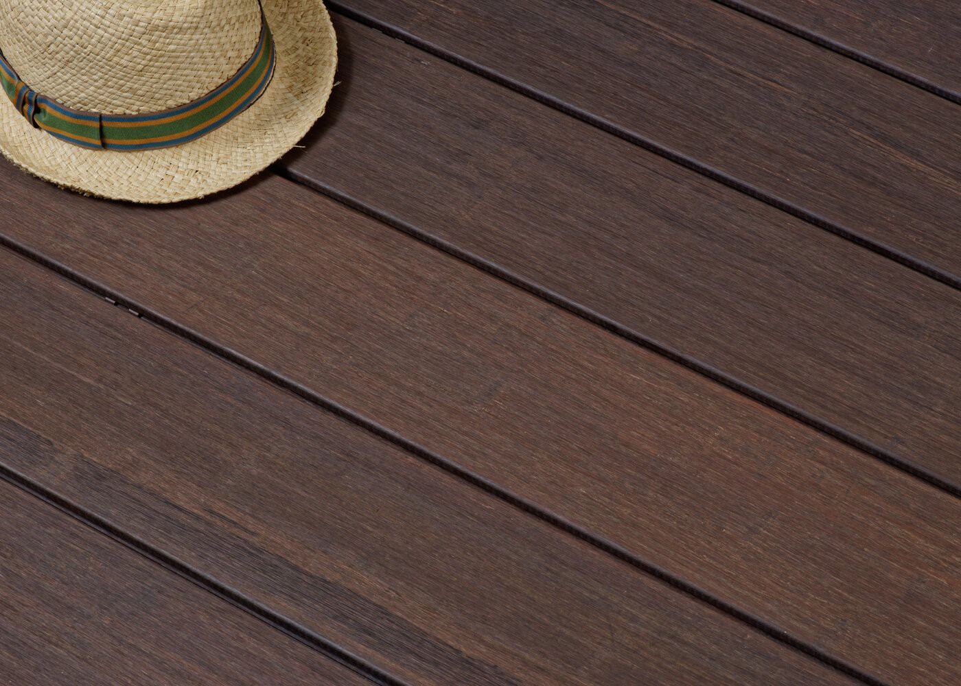 Terrasse Bambou thermochauffé teinte Wengé fixation invisible réversible 20x140x1850