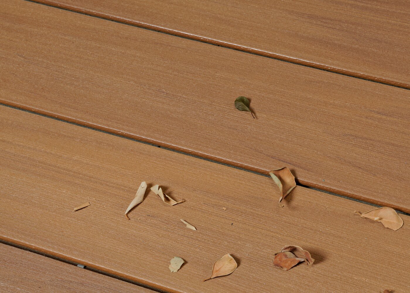 Lame de terrasse bois composite co-extrud&eacute; bross&eacute; PEFC Brun Lima 23x138x4000