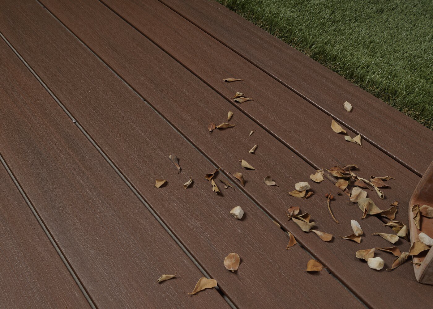 Lame de terrasse bois composite co-extrud&eacute; bross&eacute; PEFC Brun Sao Paulo 23x138x4000