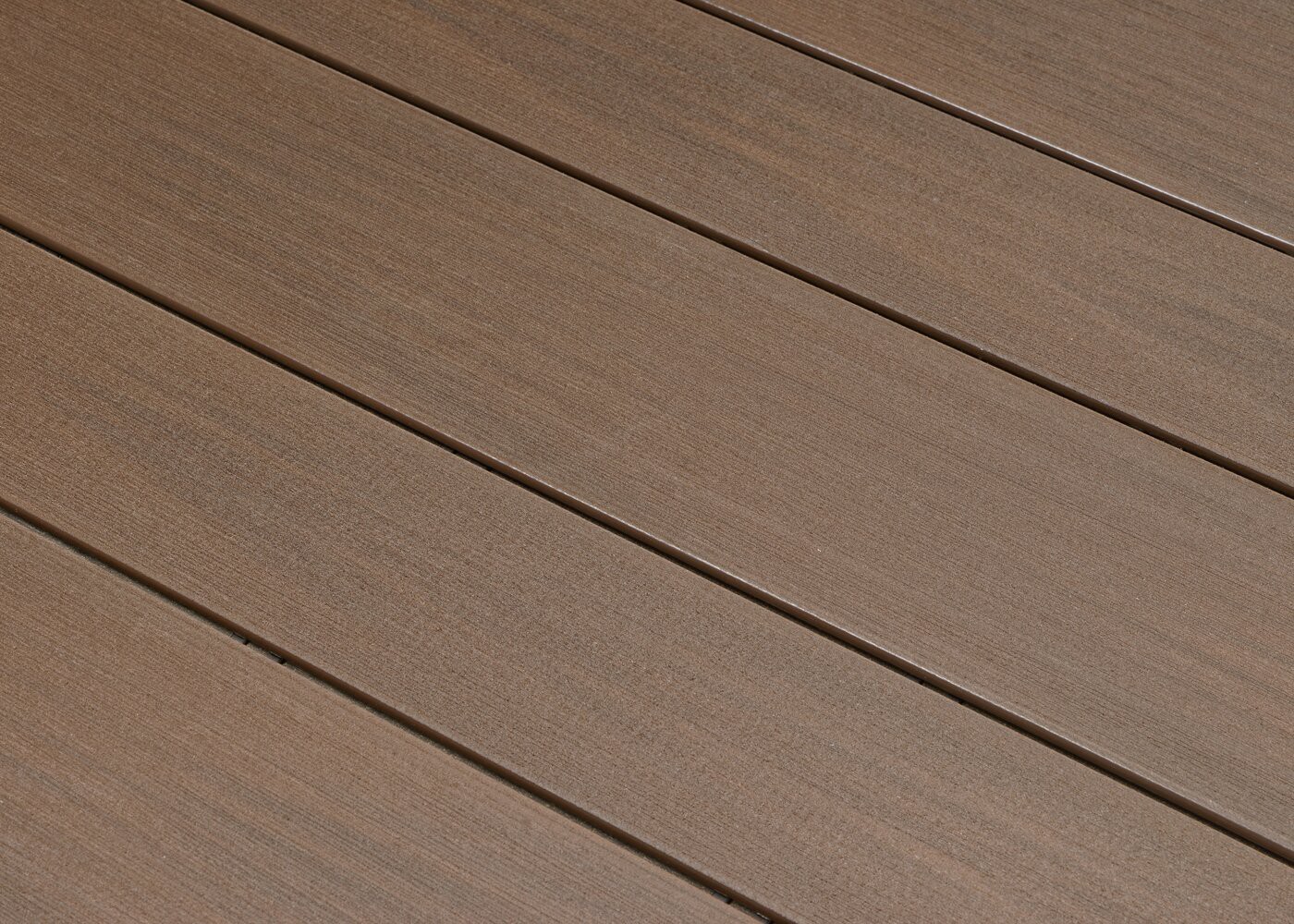 Lame de terrasse bois composite co-extrud&eacute; bross&eacute; PEFC Brun Rio 23x180x4000