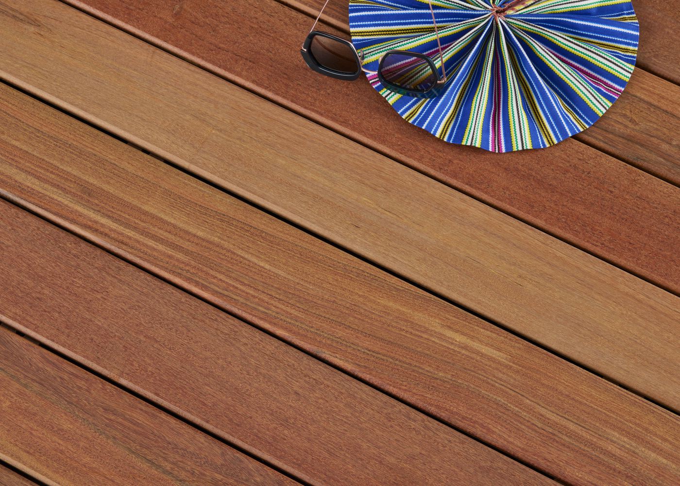 Lame de terrasse Ipé fixation invisible 1 face lisse - rainure et languette bout Lisse 21x100x800-2100
