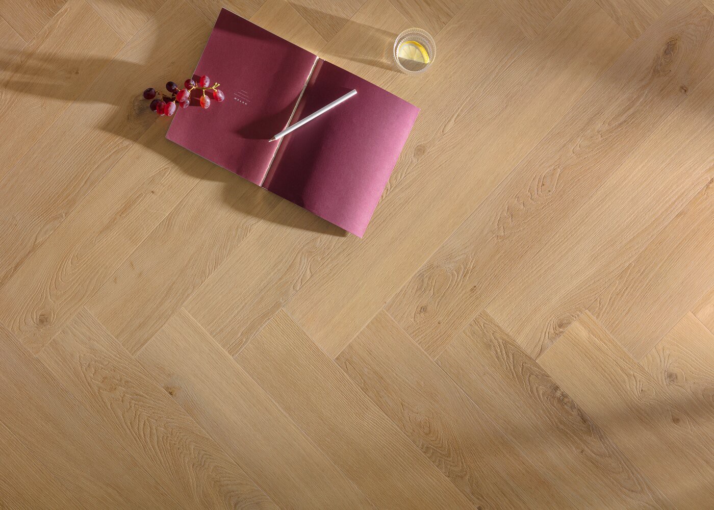 Vinyle rigide Ch&ecirc;ne Toro B&acirc;ton rompu GO4 passage commercial 4.5x125x750