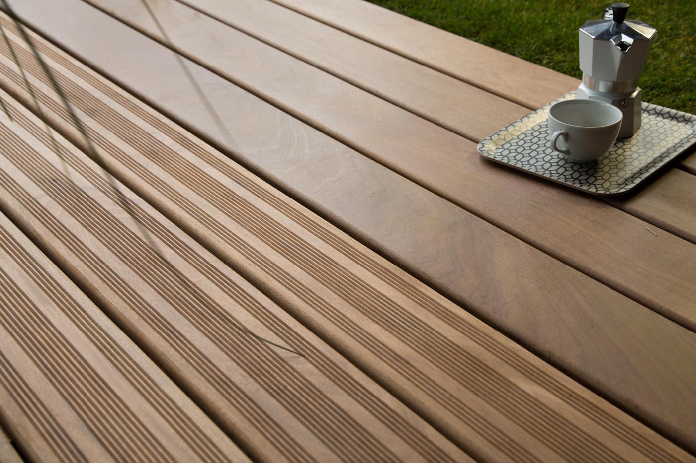 terrasse bois lame lisse ou rainuree